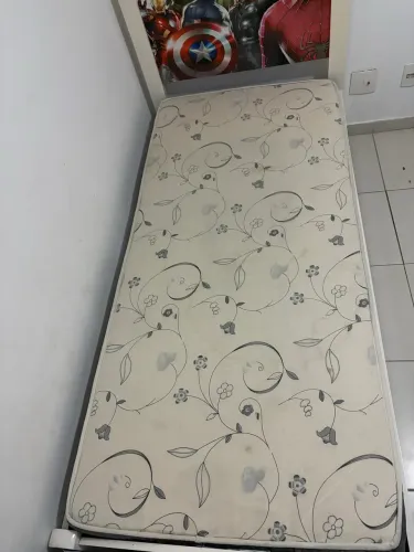 Cama infantil com tema