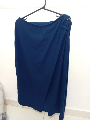 Saia com fenda tamanho GG azul marinho