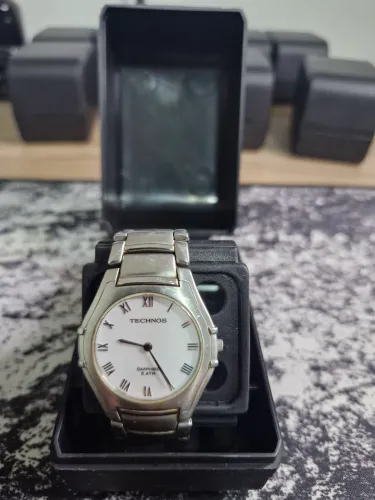 Relógio semi-novo technos safira