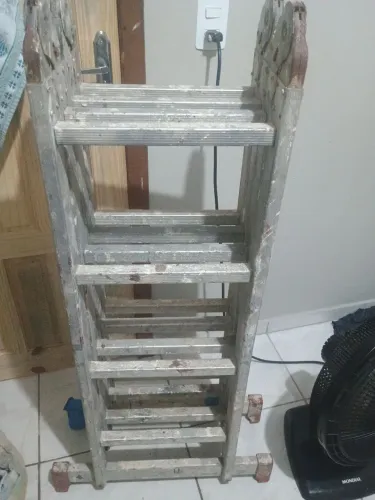 Escada articulada 