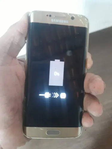 Samsung Galaxy s6 edge 64gb único proplema e bateria e tira conta meu zap *