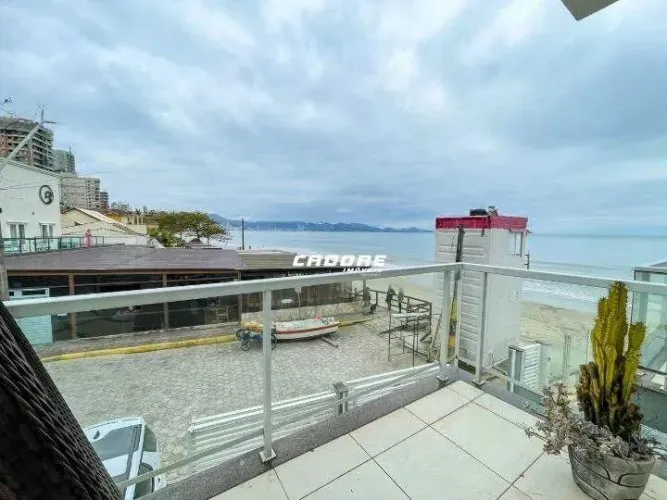 Sobrado com Vista para o Mar para Locação em Perequê  Porto Belo | Cadore Imóveis