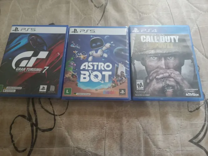 Ambos os jogos de play 5, estão lacrados!! Já o COD WWII e usado (em excelente estado!)
