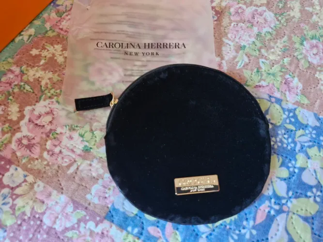 Mini necessaire Good girl Carolina Herrera
