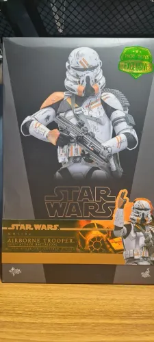 Hot Toys Star Wars Airborne Trooper (212th Attack Battalion)