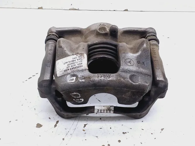 Cavalete Dianteiro Direito Mercedes A200 1.6 2014 2015