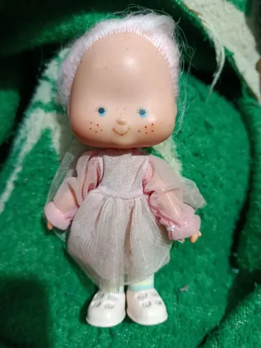 Boneca Moranguinho antiga