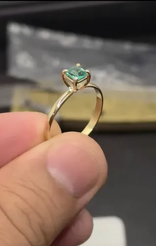 ANEL OURO 18K ESMERALDA COLOMBIANA EXTRA