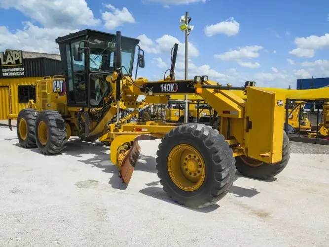 Motoniveladora Caterpillar 140K 2021 9.800h