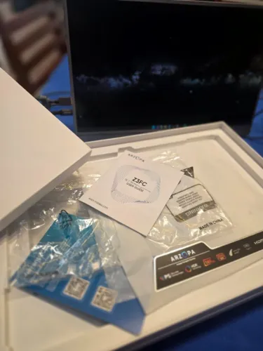 Monitor Portátil Arzopa Z3FC 180hz | Completo com Caixa e Capa para transporte