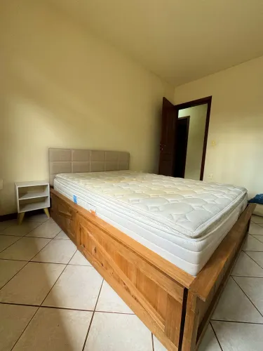 CAMA RÚSTICA + COLCHÃO (Tokstok)