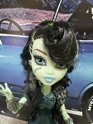 Boneca monster High Franciele stein ghouls rule