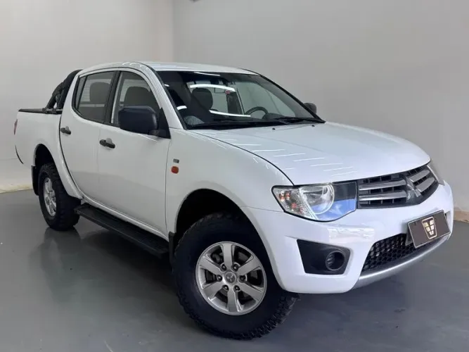 Mitsubishi L200 Triton GL 3.2 CD TB Int. Dies. Mec. 2017