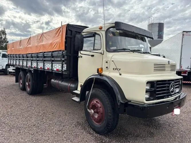 M.Benz L 1313 ano 81 carroceria granel R$ 125.000,00 av