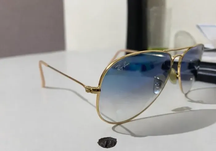 Óculos de sol rayban aviador dourado