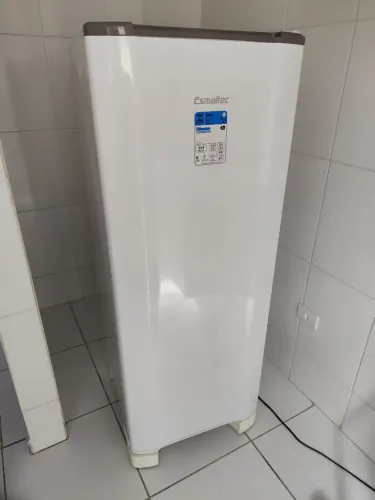 Geladeira Esmaltec
