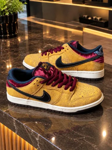 Nike dunk low edição especial cinema
