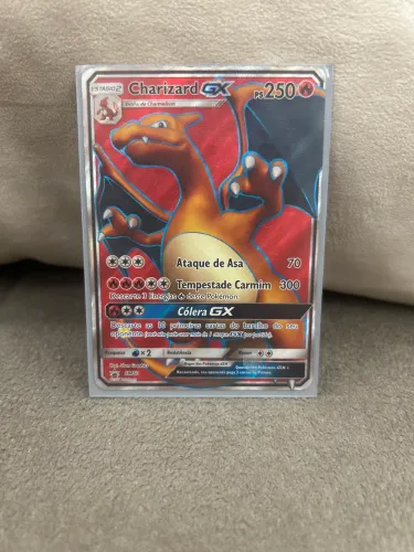 Carta pokémon Charizard GX SM60