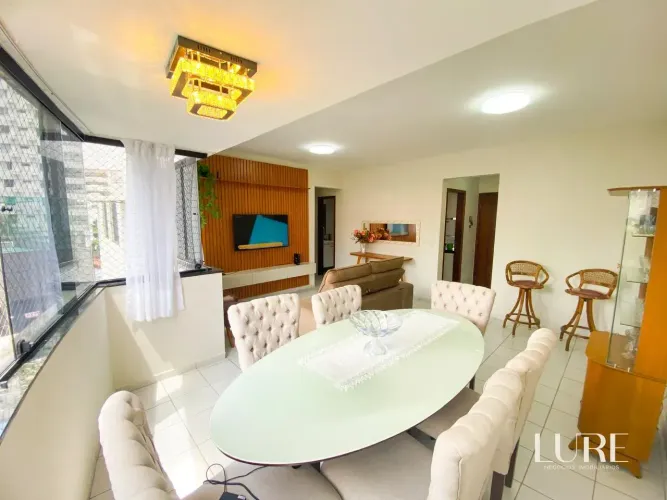 LOCALIZAÇÃO PRIVILEGIADA - Apartamento 100m em Petrópolis - 3 quartos - 2 suítes.