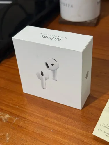 AirPods 4 ANC