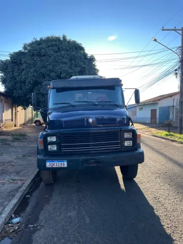 VENDO Mercedes-Benz 2213 1985 - Motor 366, 3º Eixo Trucado