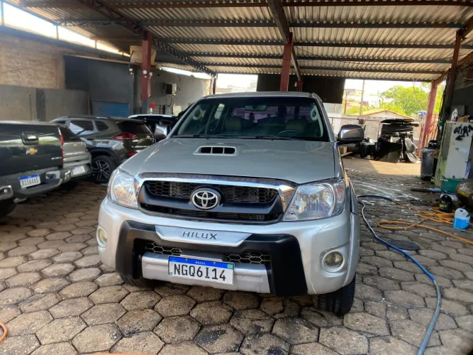 Toyota Hilux CD SRV D4-d 4X4 3.0 TDI Dies 2006