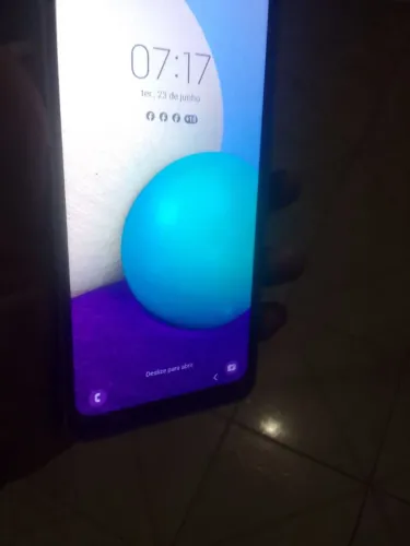 Um celular Samsung