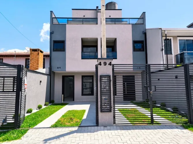 Sobrado triplex 4 quartos no sítio cercado