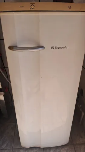 Geladeira re 26 Electrolux 