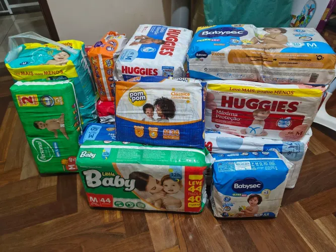 Fraldas tamanho M - diversas marcas (leia a descrição)
