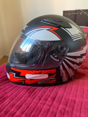 Capacete