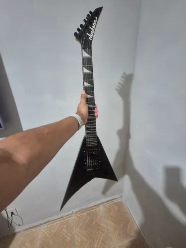 Guitarra Jackson RR JS1x minion