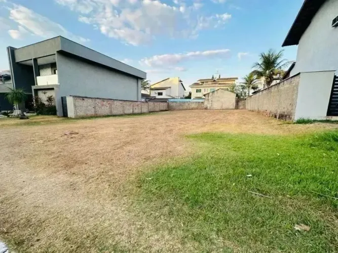 Lote em Condomínio - 450m² em Jardins Madri, Goiânia