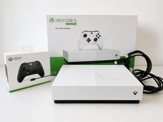 Xbox one S (All Digital) 1TB + Controle novo