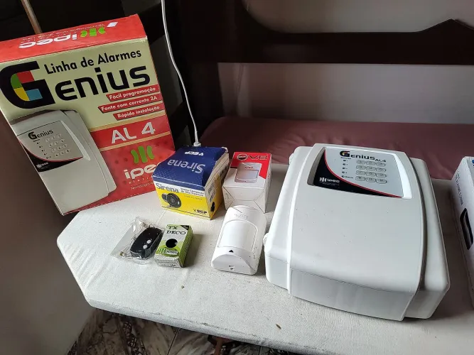 Vende-se este kit Alarme não foi usado não deu tempo pois a loja foi passado para venda!