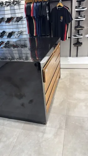 Gaveteiro com mesa de exposição para comercio