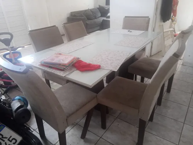 Mesa de 6 cadeiras