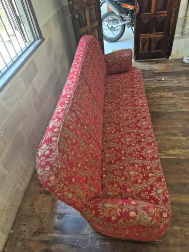 Sofá Vintage Anos 80 Original - Tecido Floral de Época - Bem Conservado