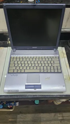 Sony VAIO PCG-V505BX  - Retirar peças