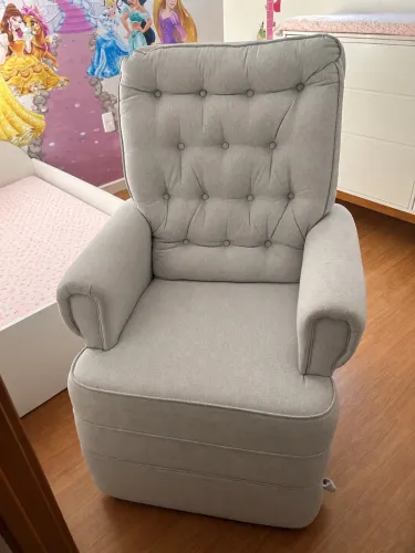 Poltrona amamentação com balanço