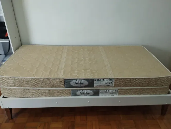 2 Colchão Solteiro pouco uso + cama