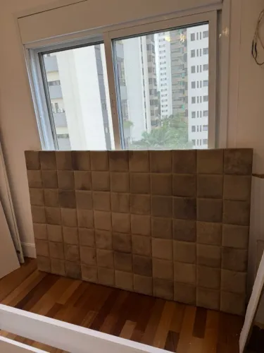 CABECEIRA ESTOFADA EM COURO