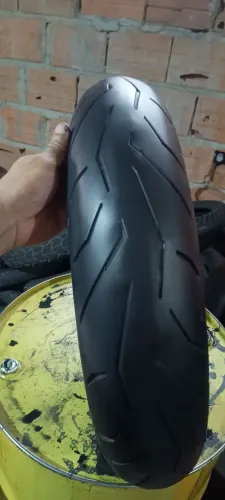 Pneu dianteiro 120 70 17 Pirelli