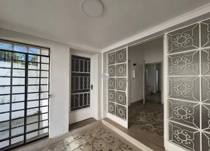 Casa comercial para locação no Bosque, Campinas-SP: 1 quarto, 2 salas, 2 banheiros, 2 vaga