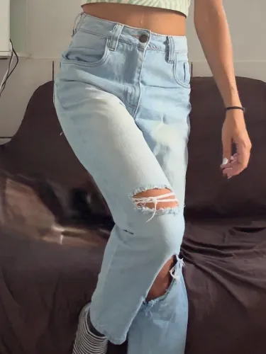 Calça Jeans Mom Destroyed Tam 36 (Ajustada) Rasgos no Joelho