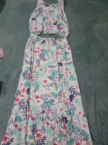 conjunto blusa e saia longa