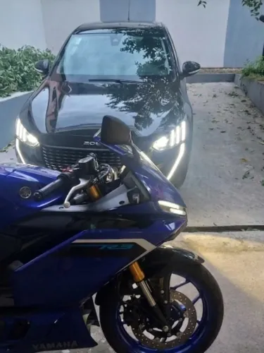 Yamaha R3 2026 semi nova com 8 meses de uso adquirida 0 km.