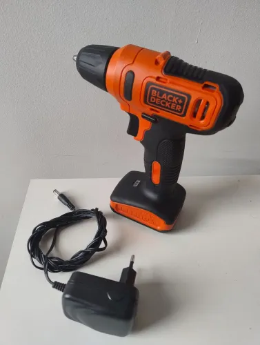 Furadeira e Parafusadeira BLACK & DECKER
