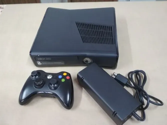 XBOX 360 SLIM SEMINOVO, 1 CONTROLE, HD EXTERNO COM 300 JOGOS, GARANTIA, LOJA