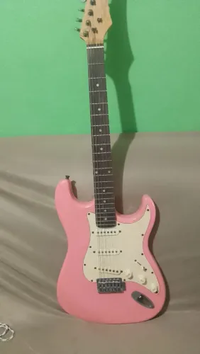 Guitarra Stratocaster Condor + Acessórios 